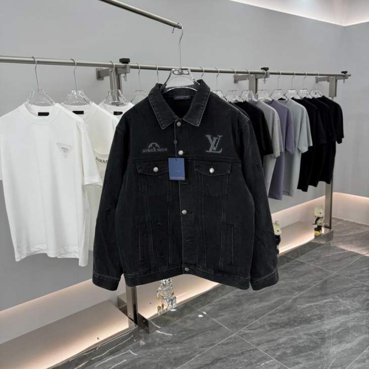 Picture of Louis Vuitton Jackets _SKULVS-XLhgntx2931587